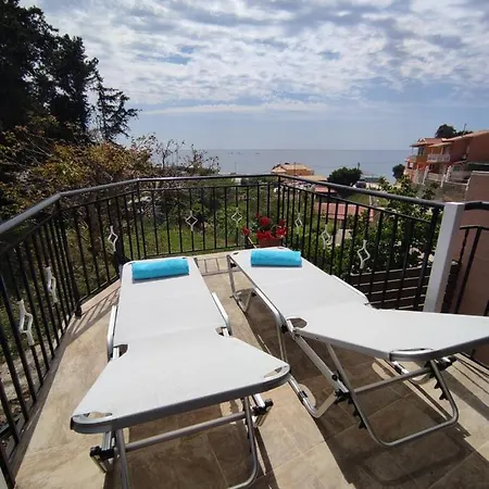 House Theofilos Apartman *